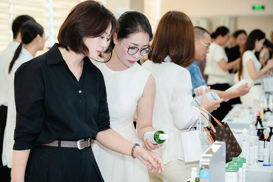 Hà Nội | Hội thảo “Báo cáo cập nhật Ứng dụng Công nghệ PRP – PRF và Công nghệ Sinh học trong Da Liễu – Da thẩm mỹ” tại Bệnh viện Đại học Phenikaa - 33